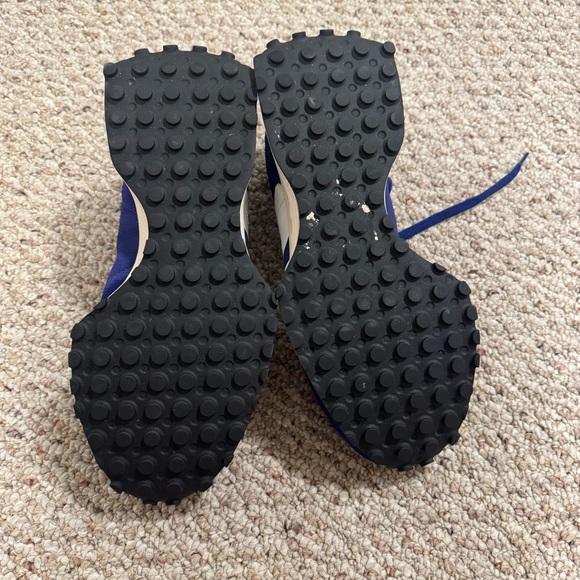 New Balance 327 Sneakers 👟 - Picture 4 of 10